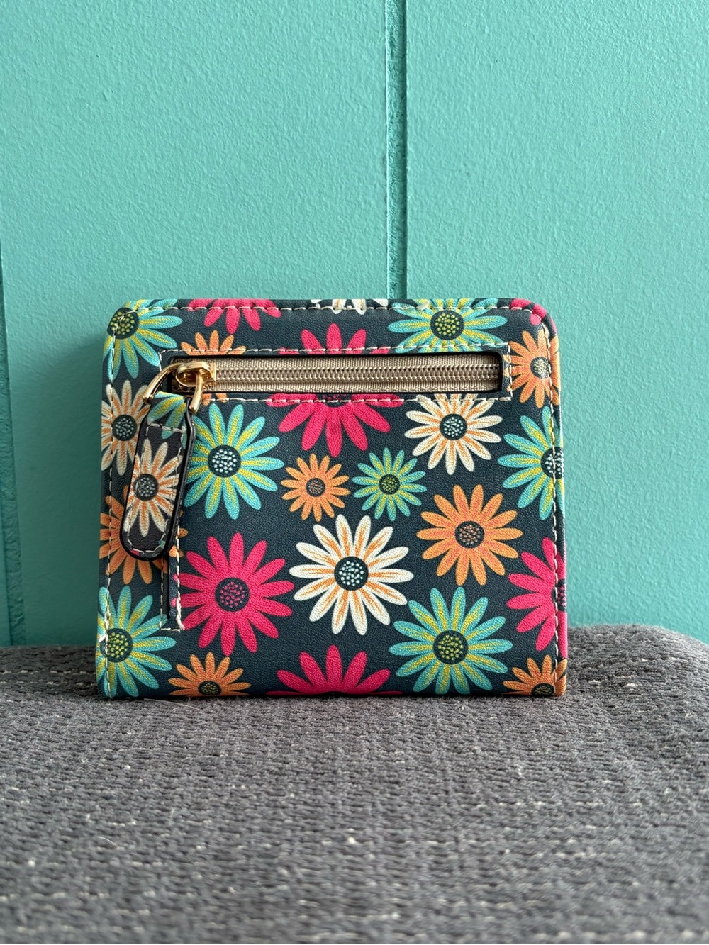 Floral Daisy Compact Wallet - Multicolor